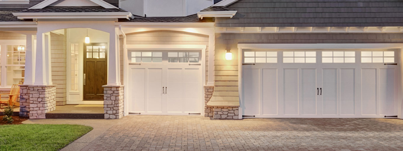 a family house with garage and second entryway
