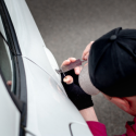 locksmith picking car lock